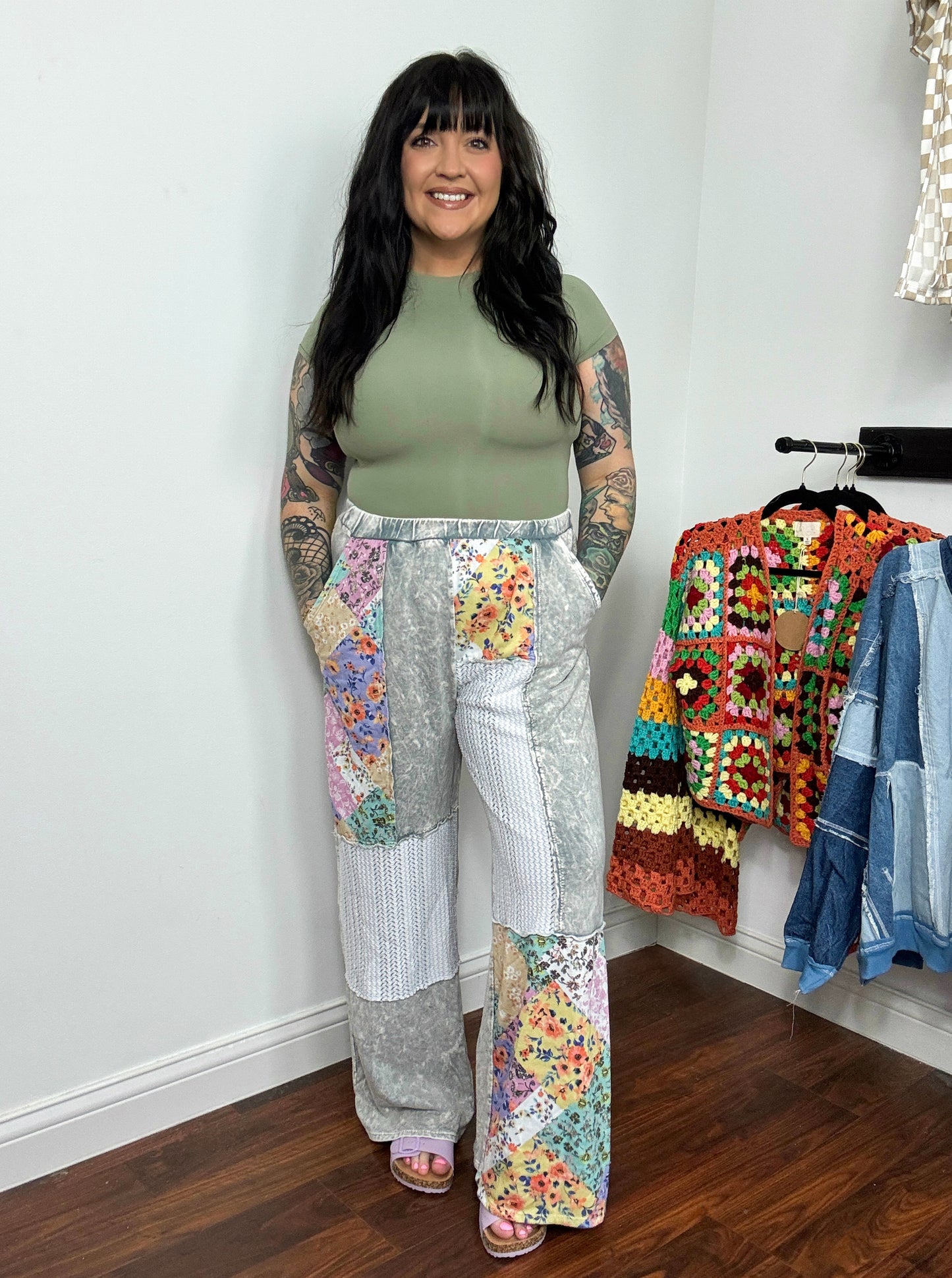 Allison Patch Pants : Floral Gray (S left)
