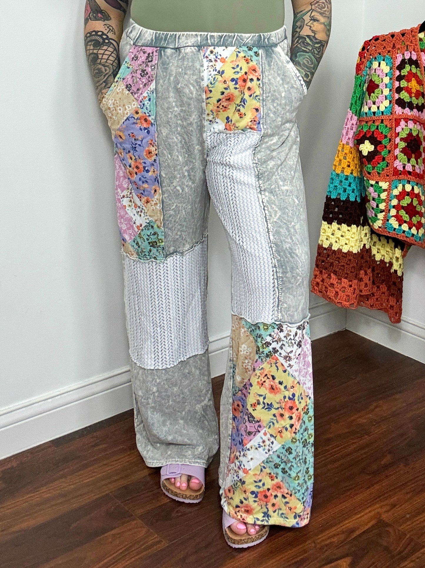 Allison Patch Pants : Floral Gray
