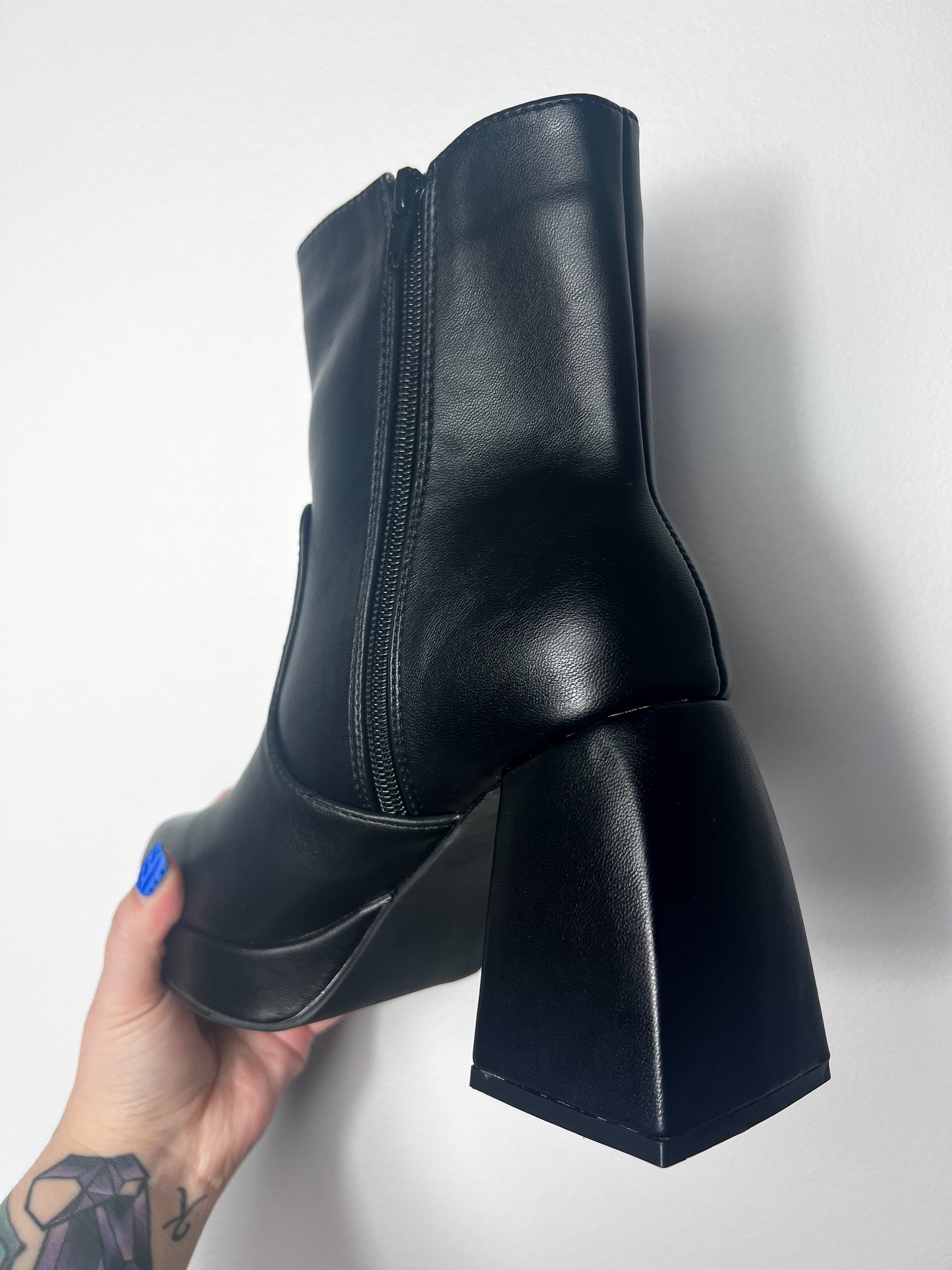 Veronica Boots (5.5 left)