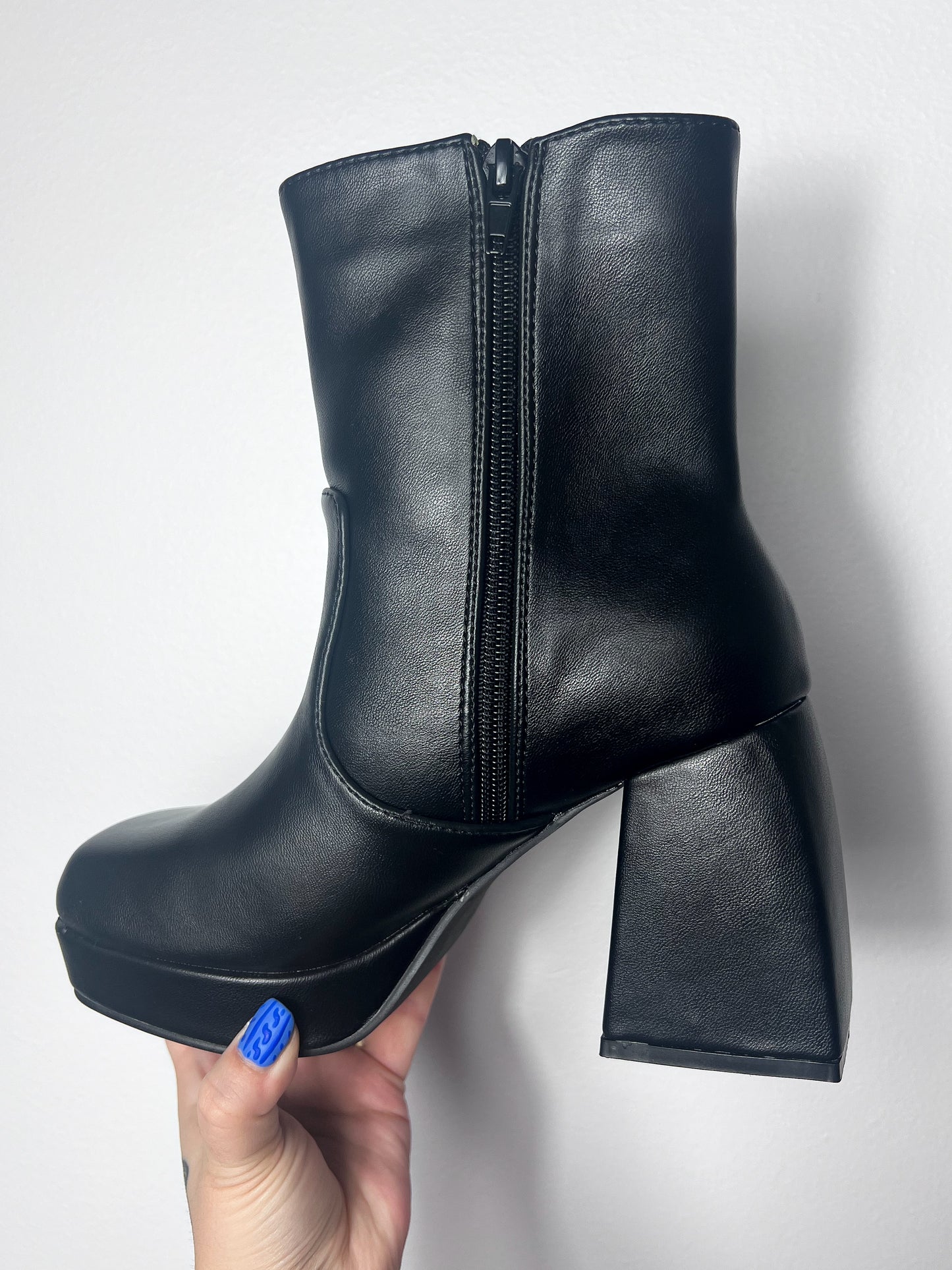Veronica Boots (5.5 left)