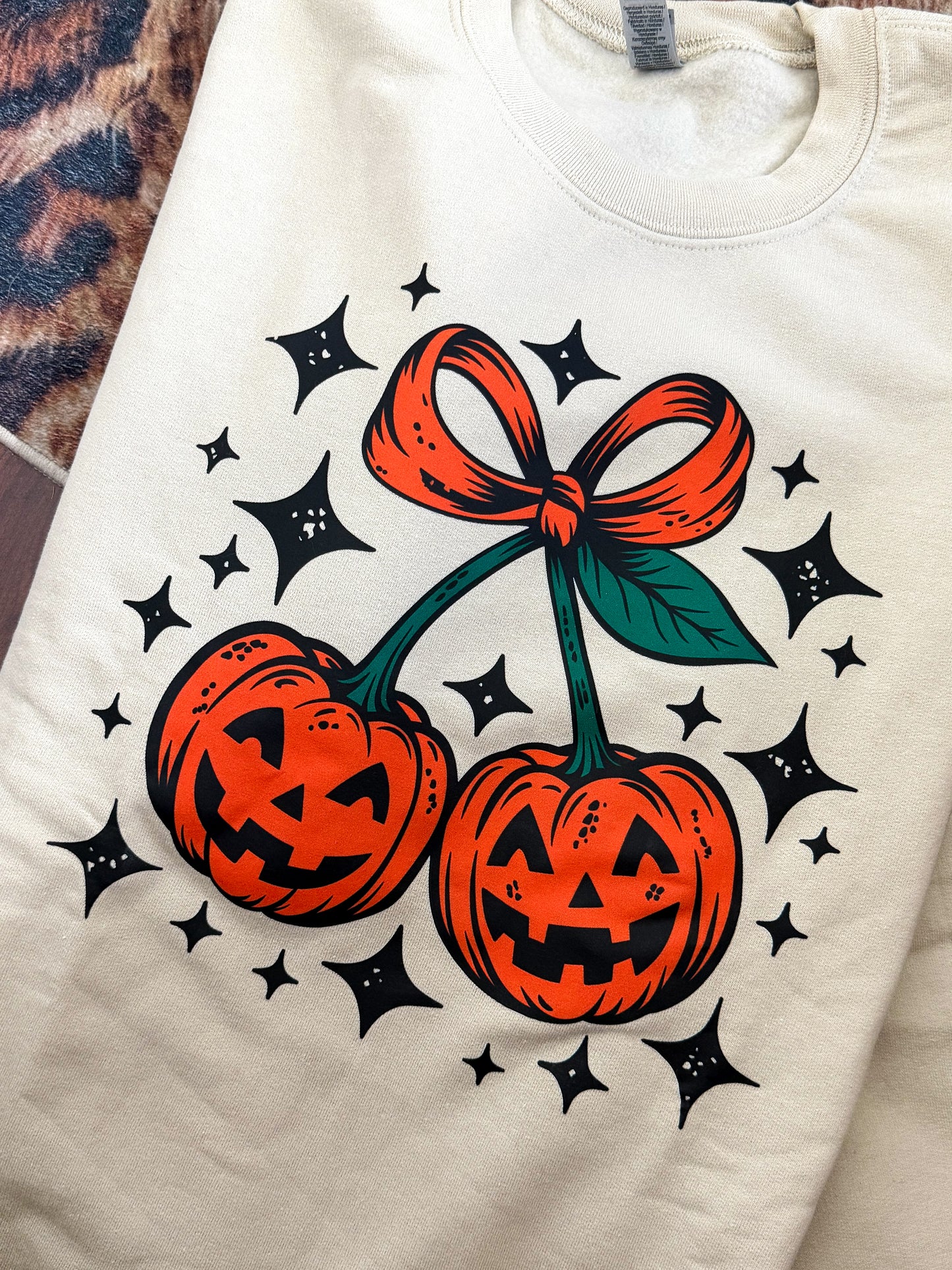 Pumpkin Cherries Crew : NEW : Xl