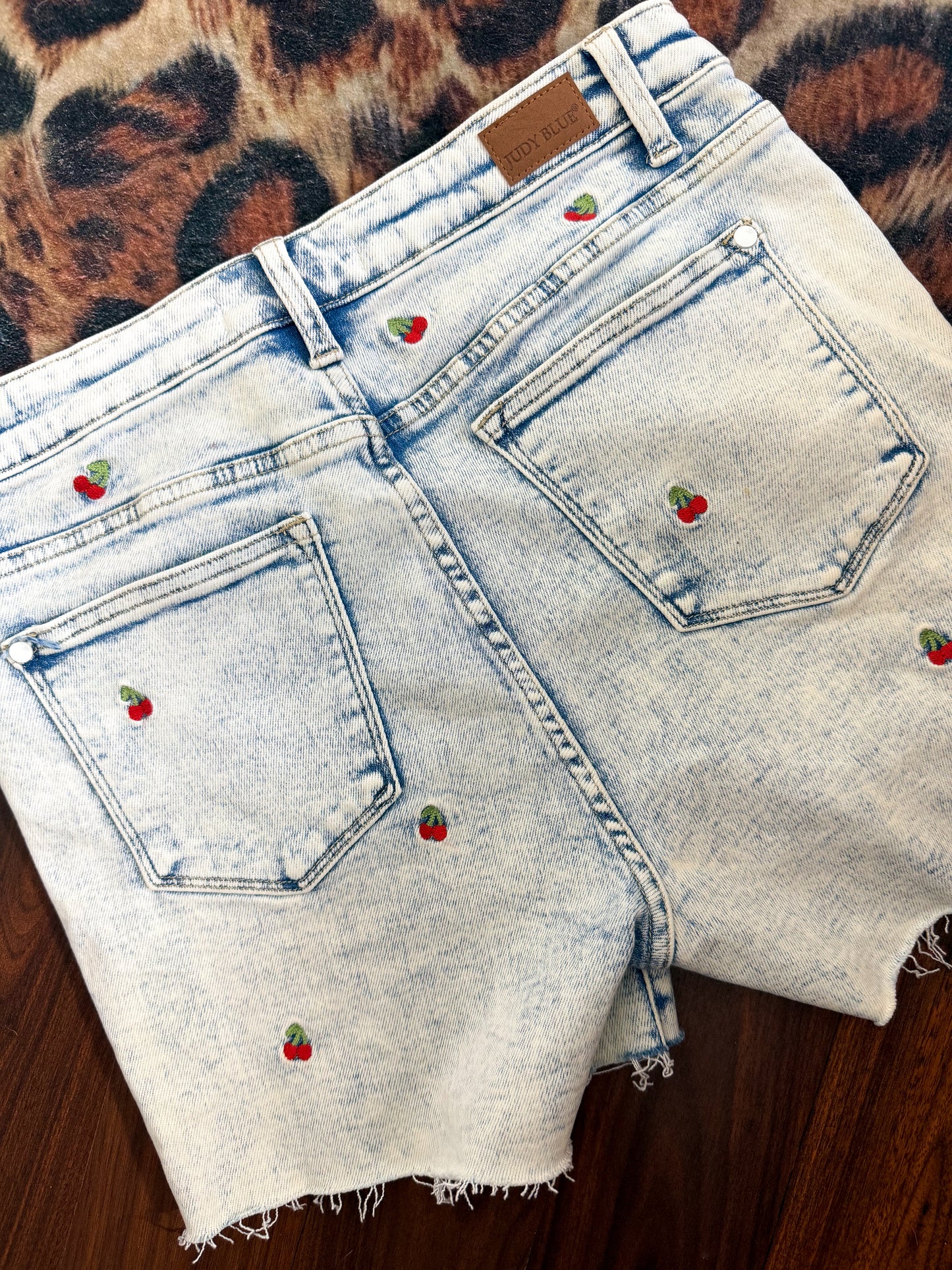 Cherry Shorts : Judy Blue : L : NEW