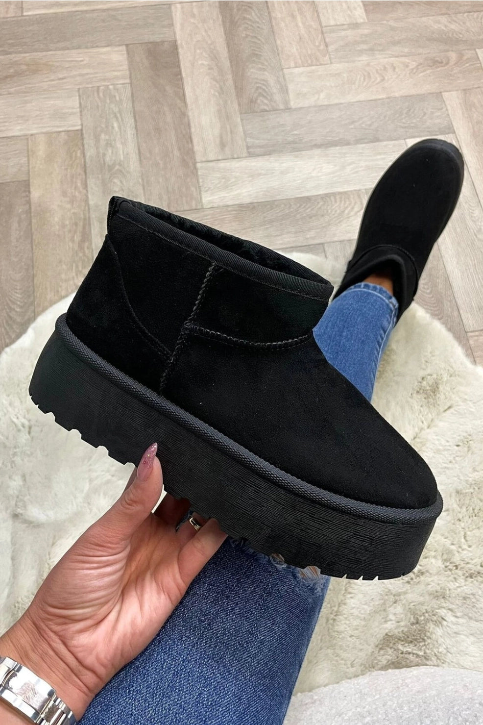 Kendra Ankle Boots : Black (6 left)