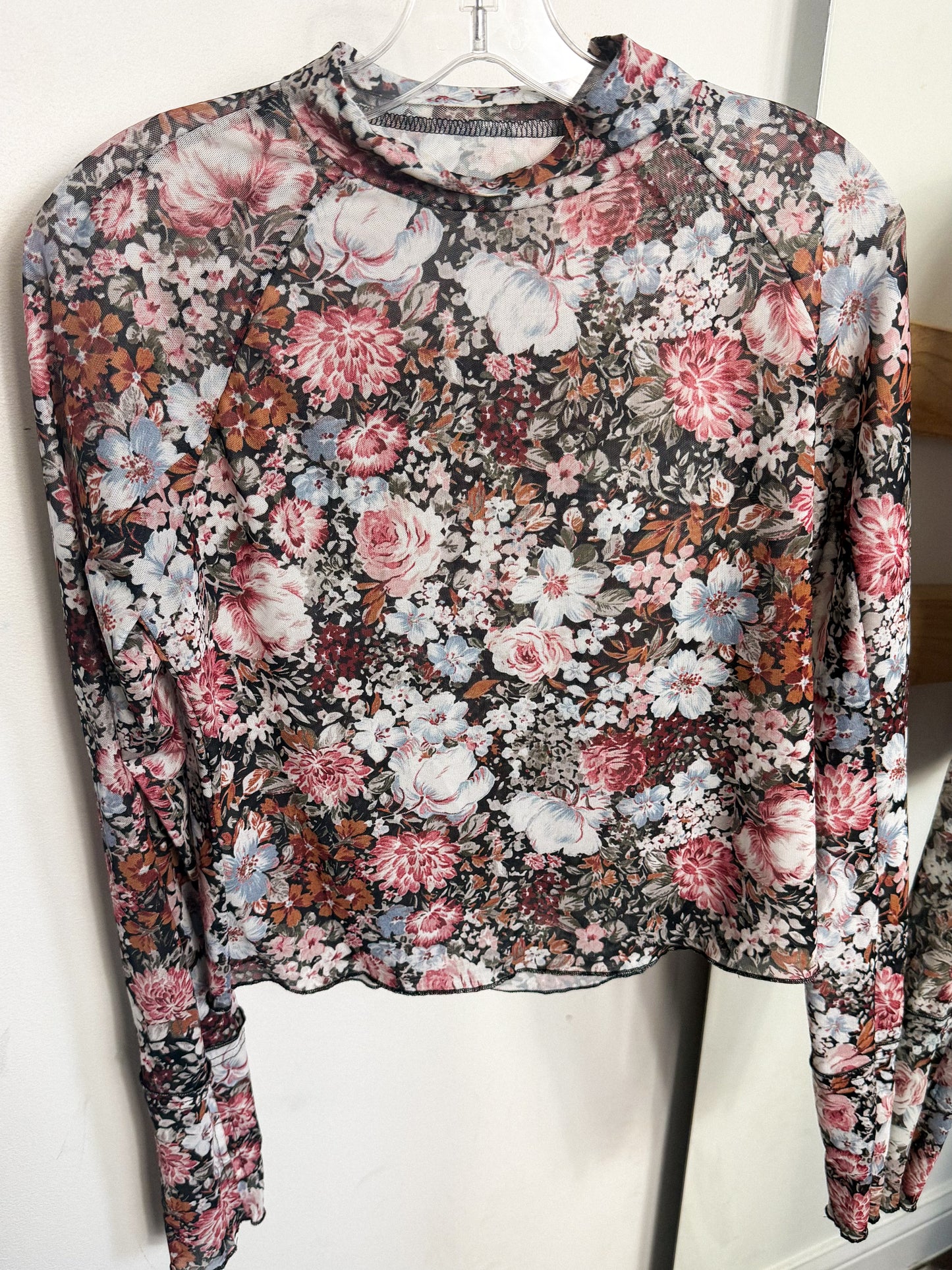 Floral Mock Neck Mesh : Mid Length : L