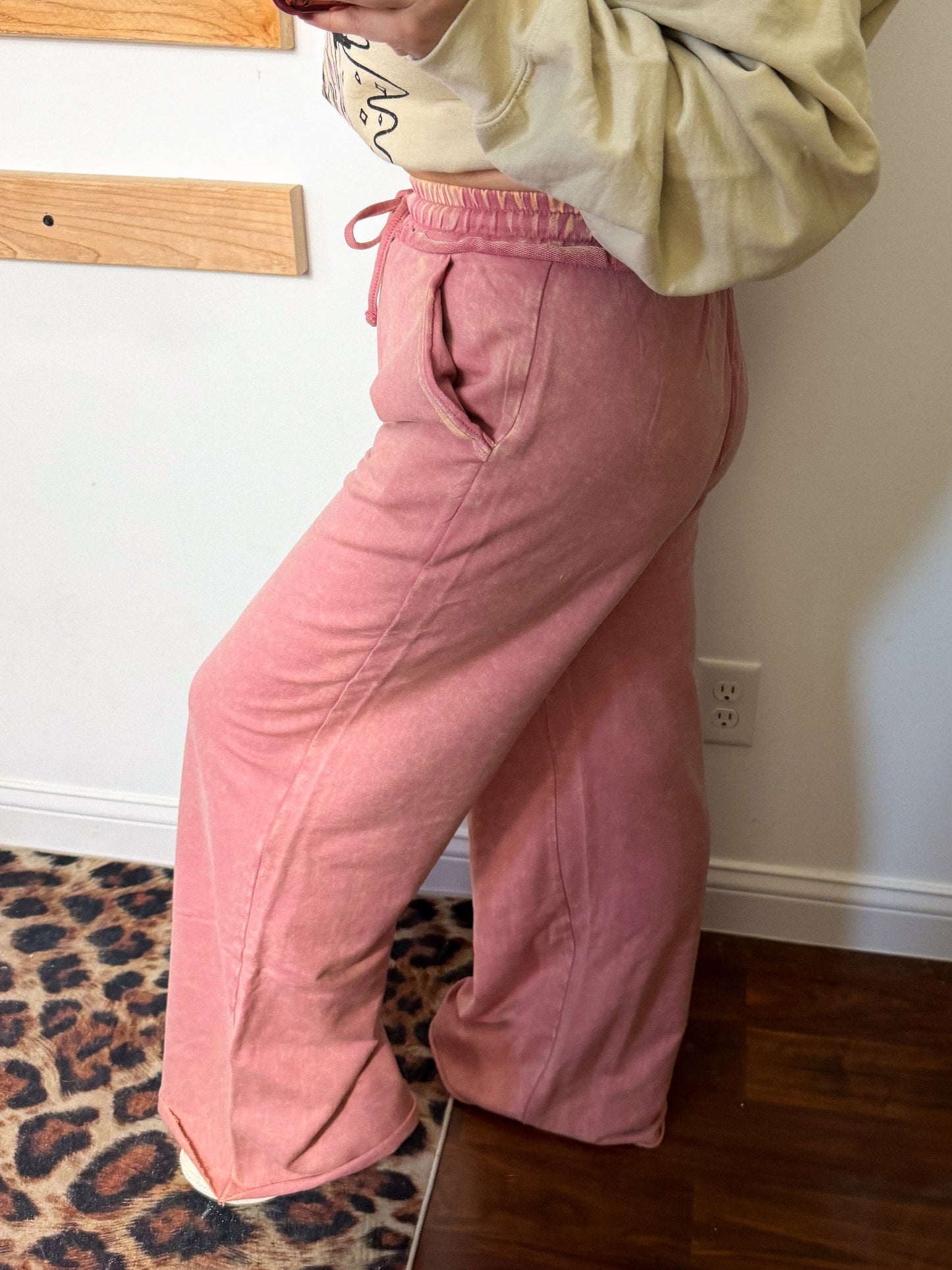 Vintage Washed Sweatpants : Rose