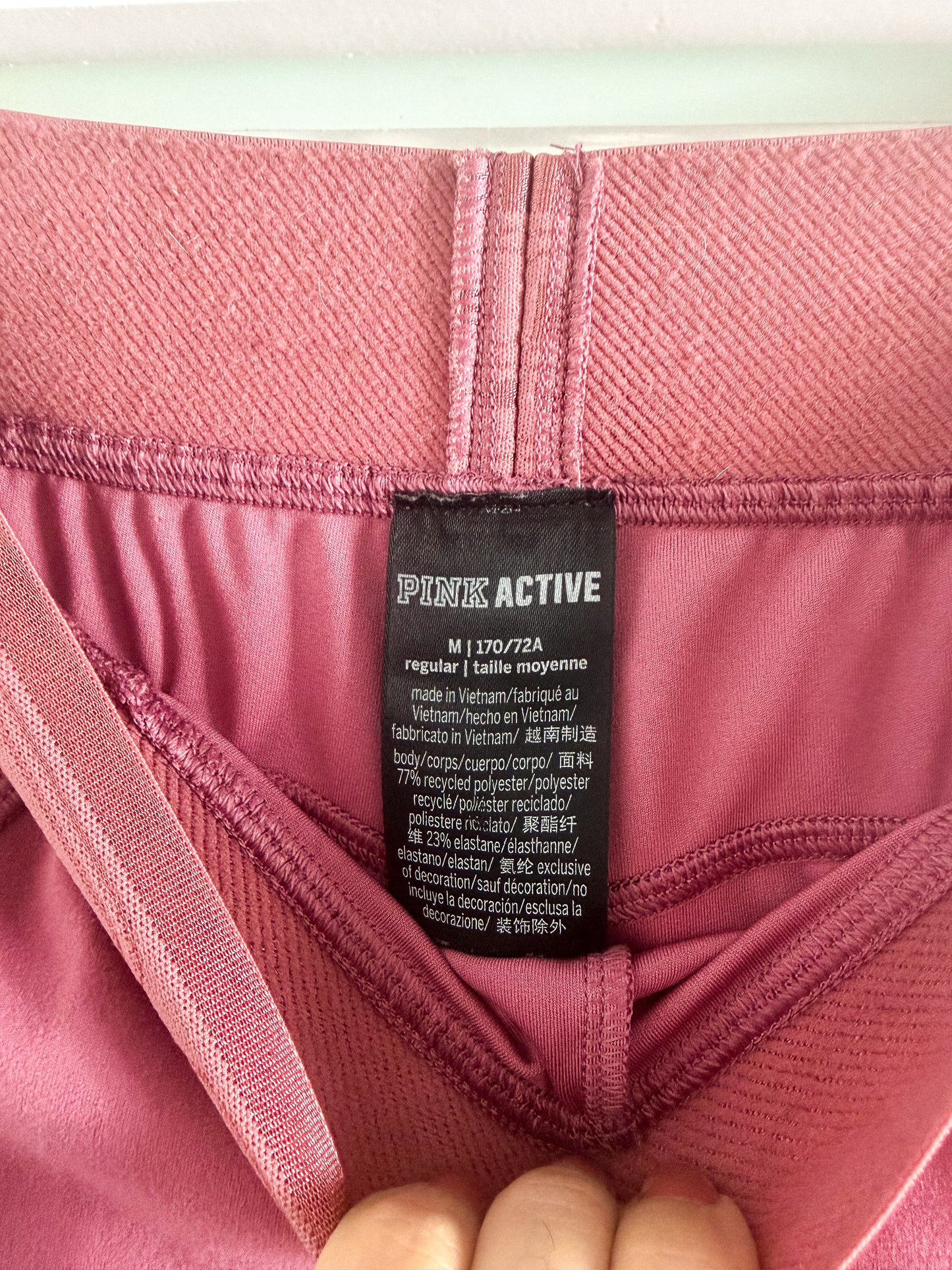 V S Pink leggings : M
