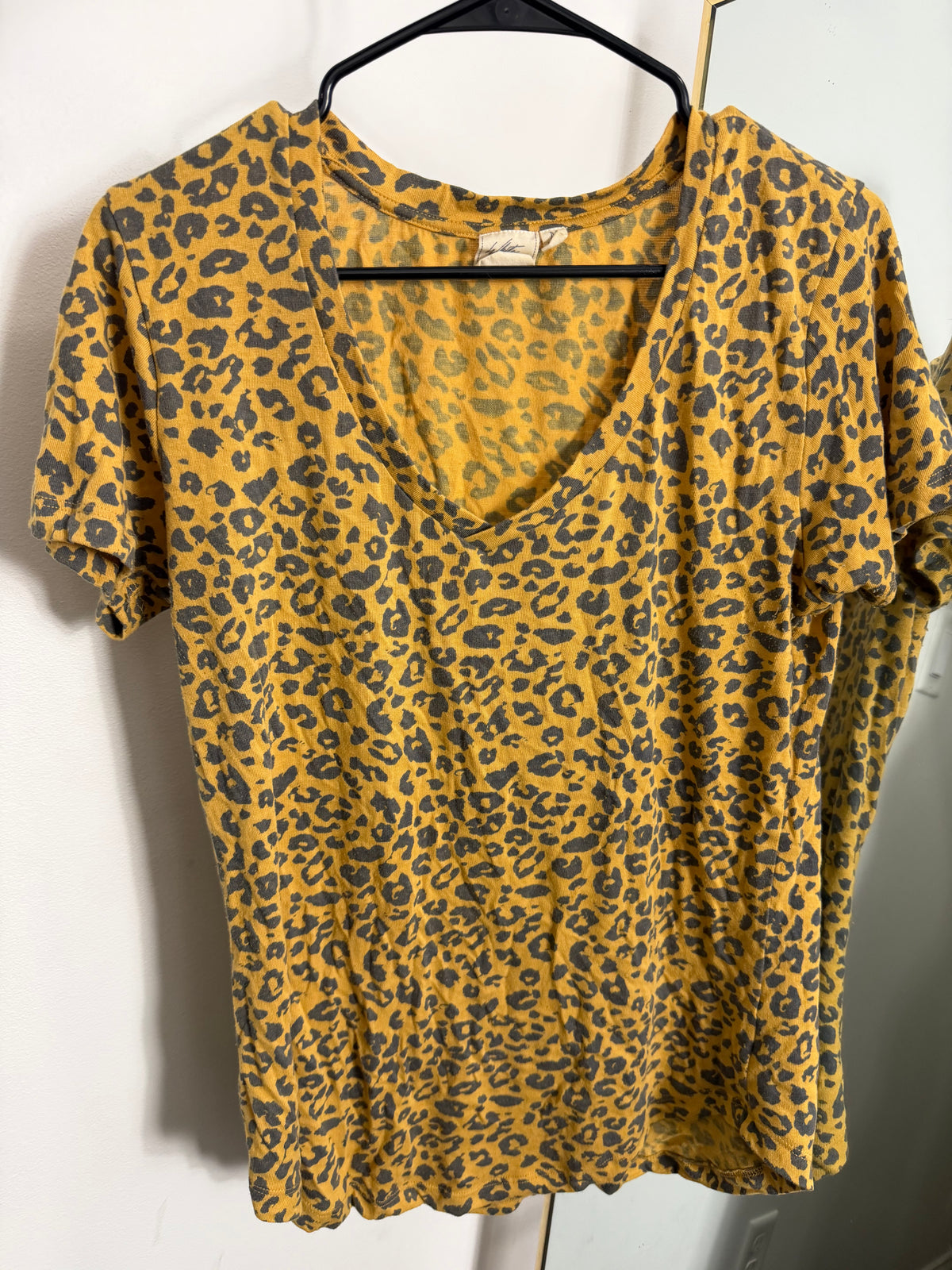 White Crow Leopard Top : M