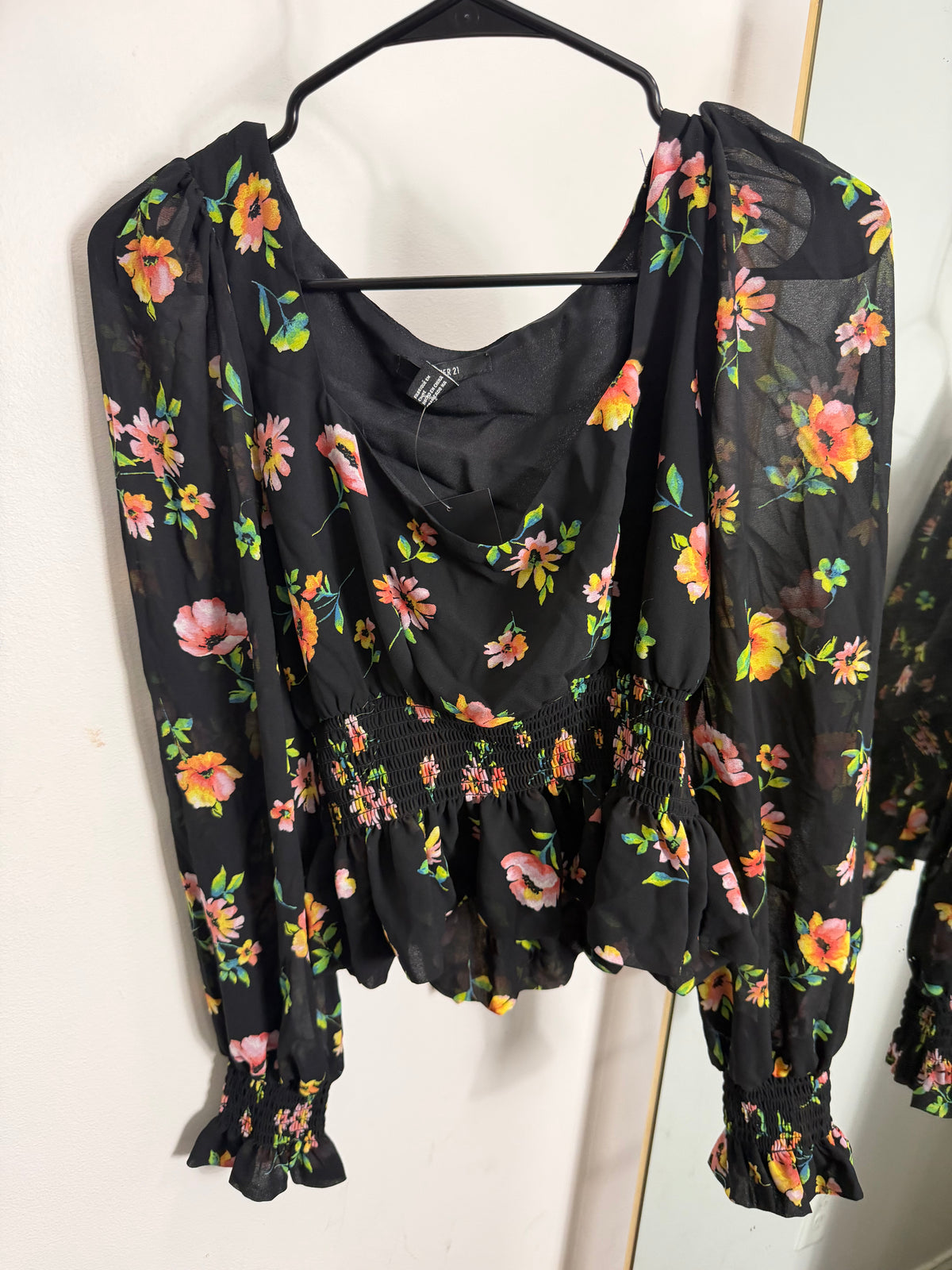 Floral Blouse : NEW W TAG : L