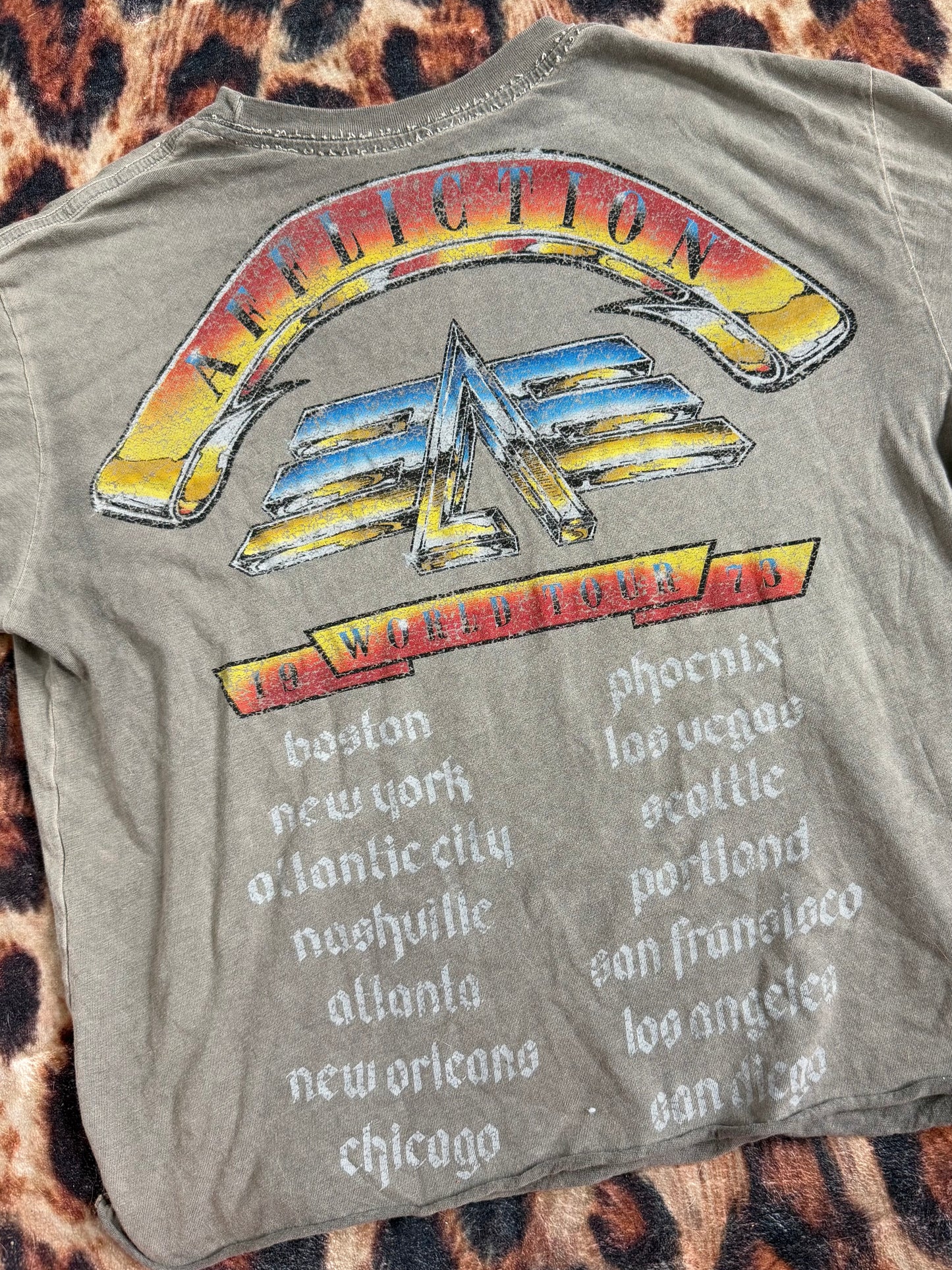 Affliction Cropped World Tour Tee : S