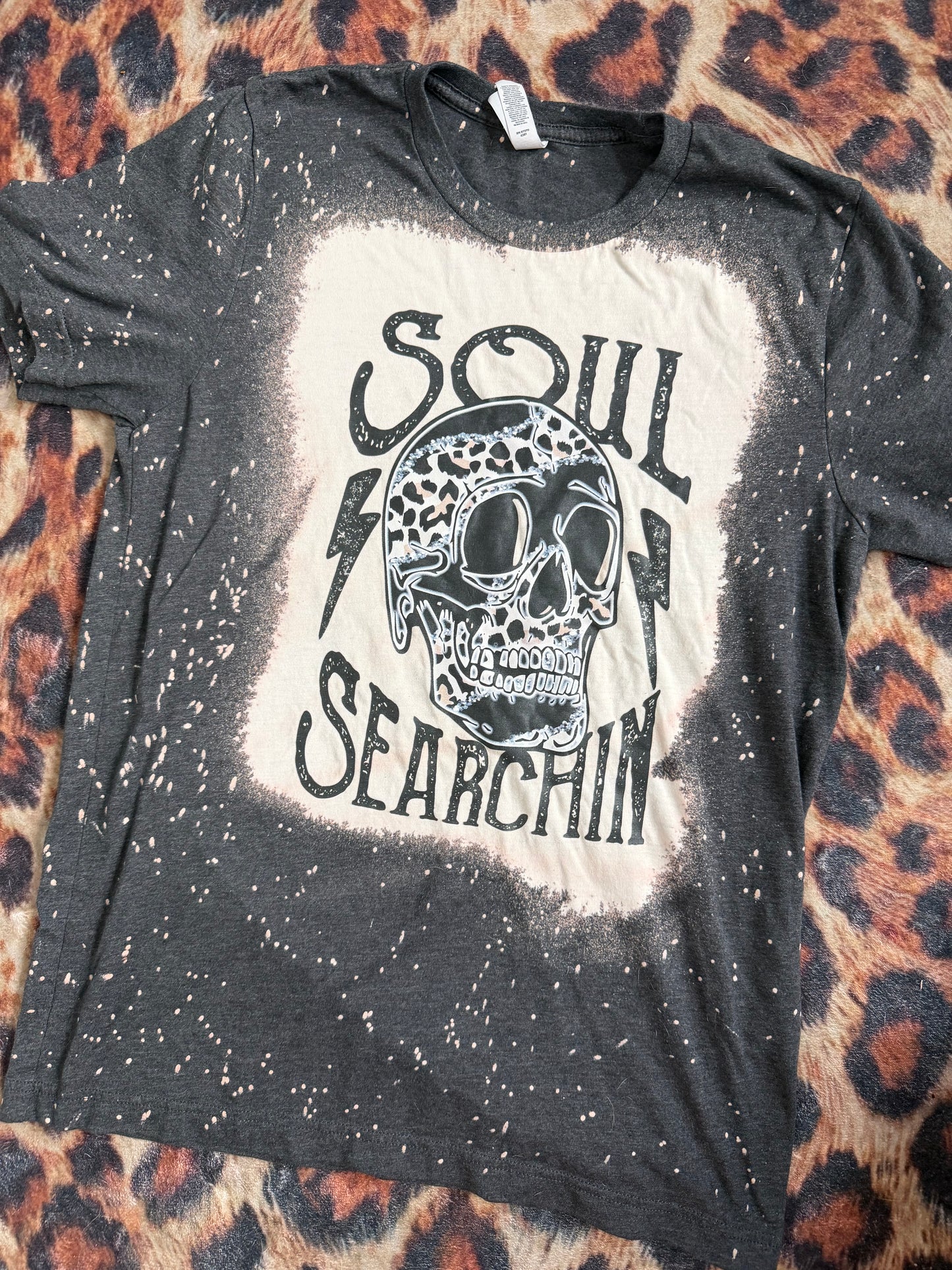 Soul Searchin Bleached Skull Tee : M