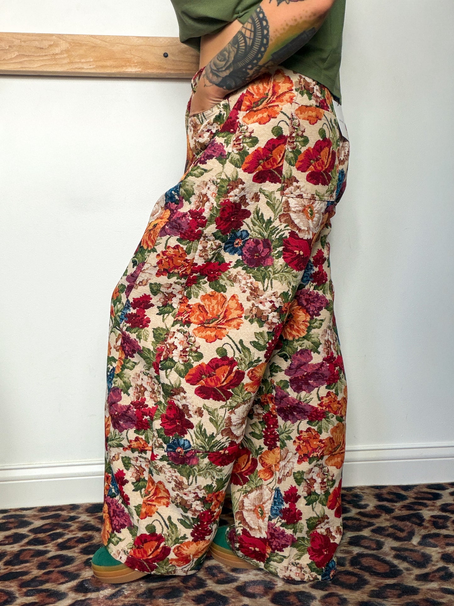 Vintage Floral Barrel Pants