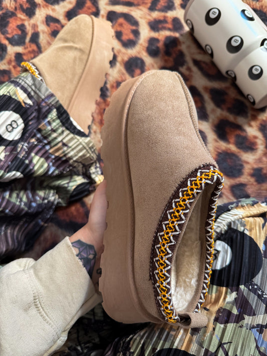 Cozy Girl Platforms : Khaki