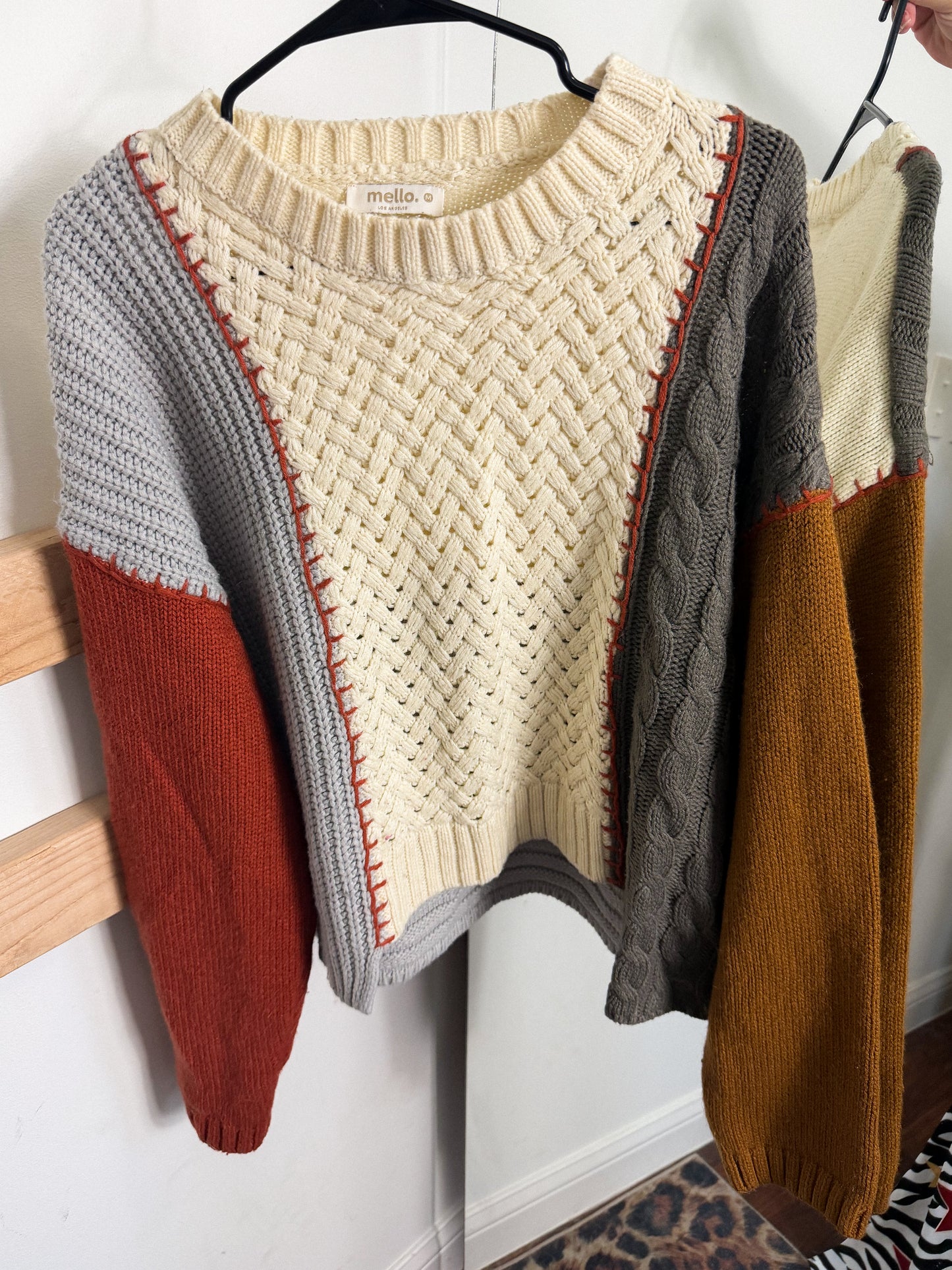 Mello Color Block Sweater : M