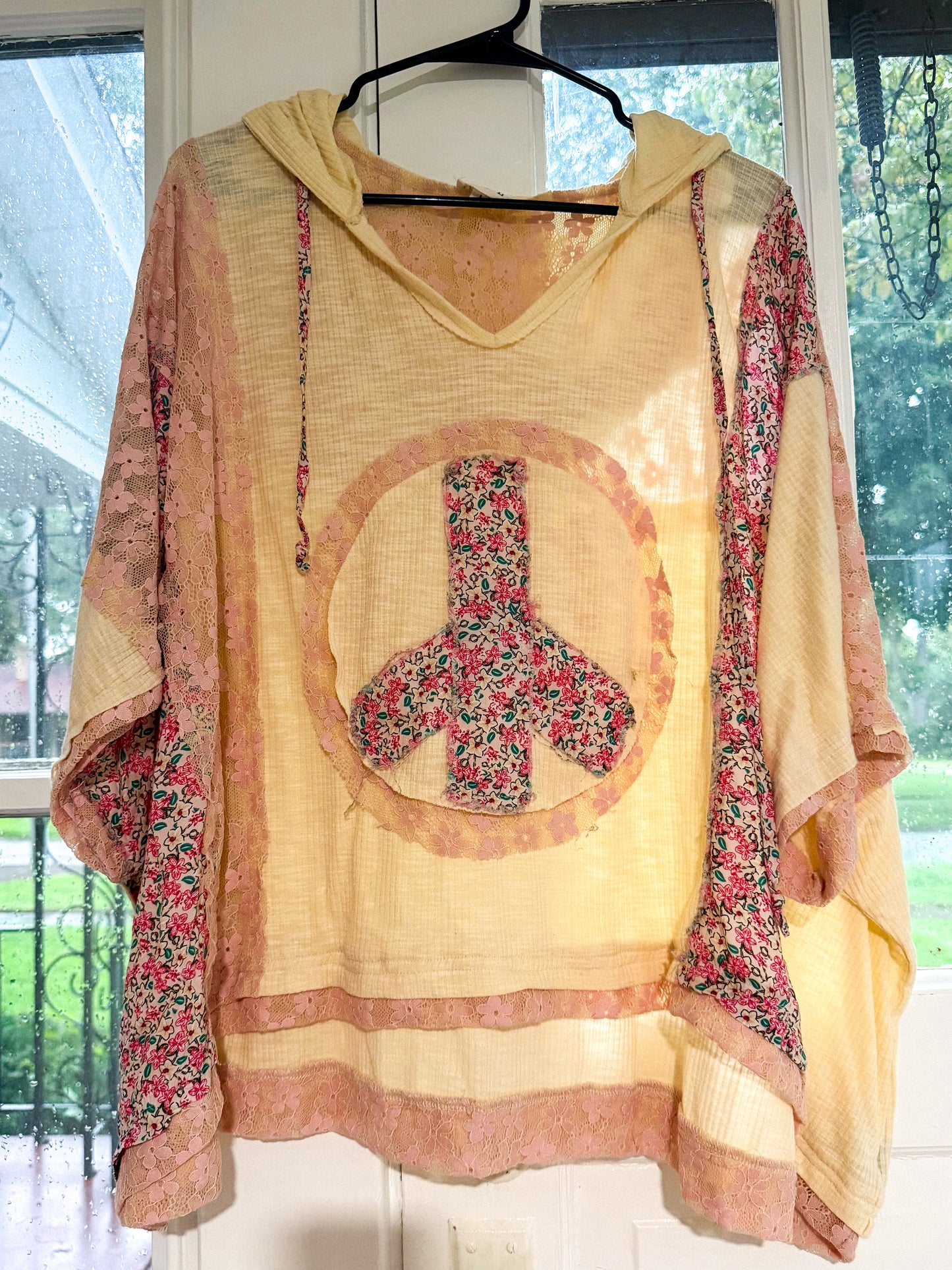 Peace POL Hooded Top : L