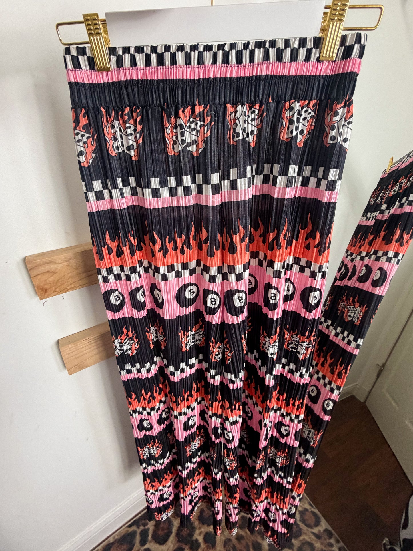 EMy Ave 8 Ball Flame Pants : M/L (fit like M)