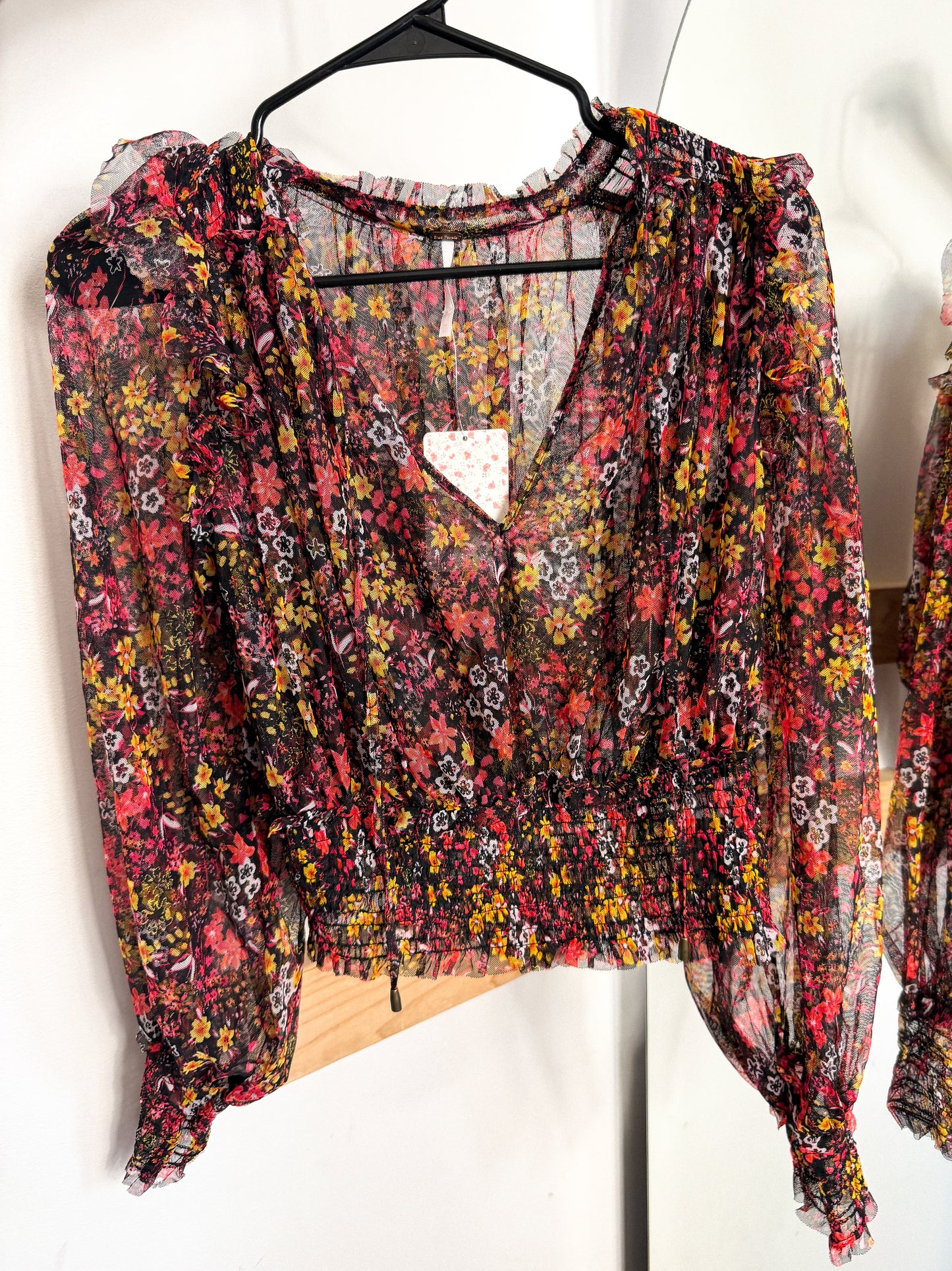 FREE PEOPLE FLORAL TOP : M : NEW W TAG