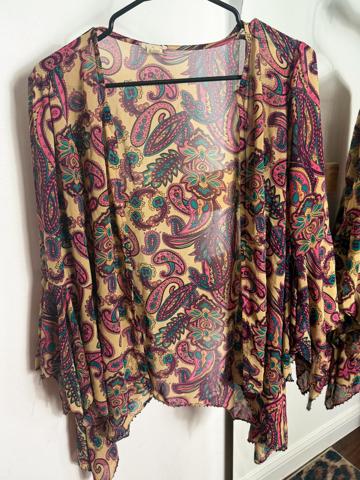 Paisley Over Piece : Gimmicks : S