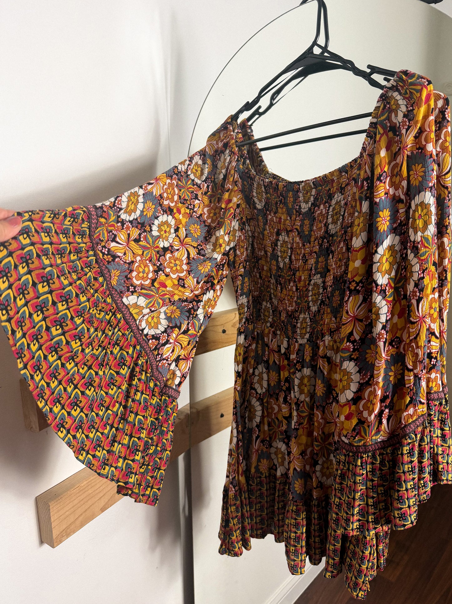 Retro Bell Sleeve Dress : NEW W TAG : S