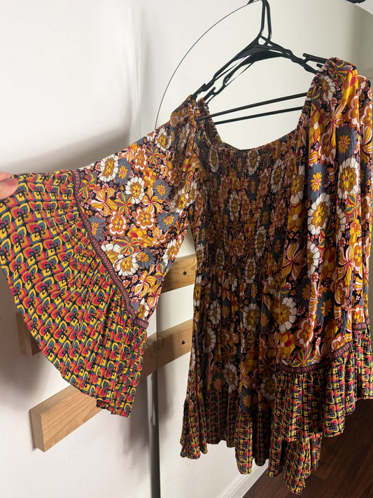 Retro Bell Sleeve Dress : NEW W TAG : S