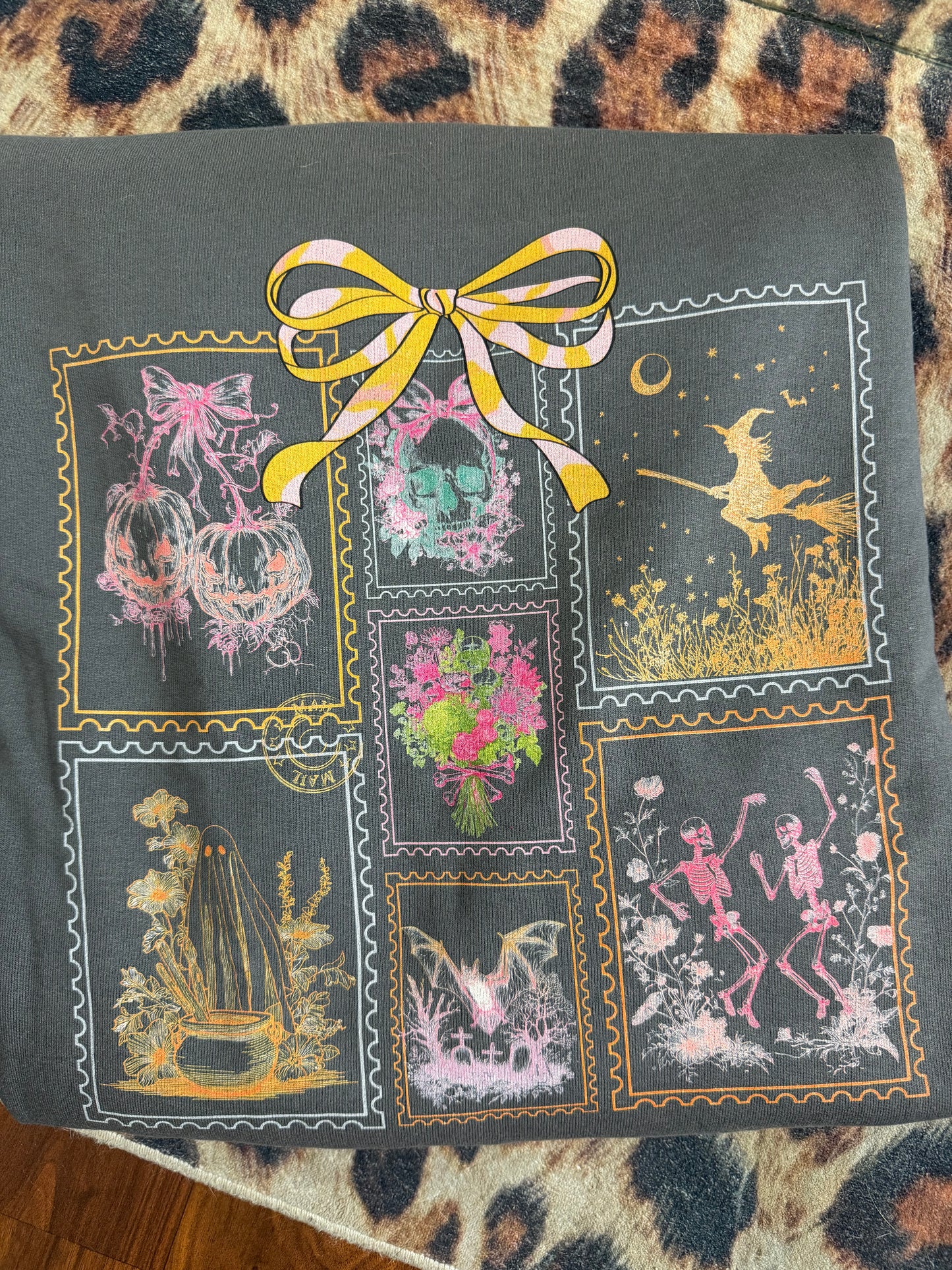 Halloween Stamp Crewneck : NEW | BACKSTOCK | XL