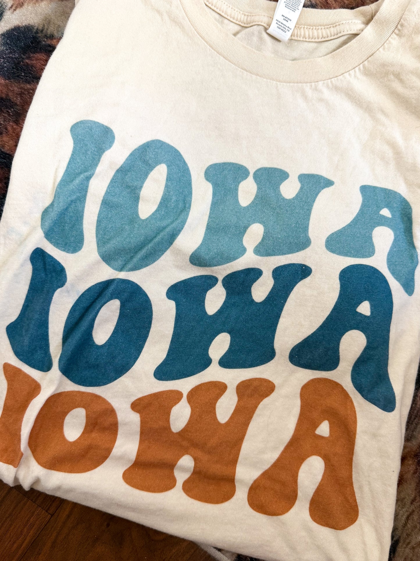 Iowa Tee : Small Stain : L