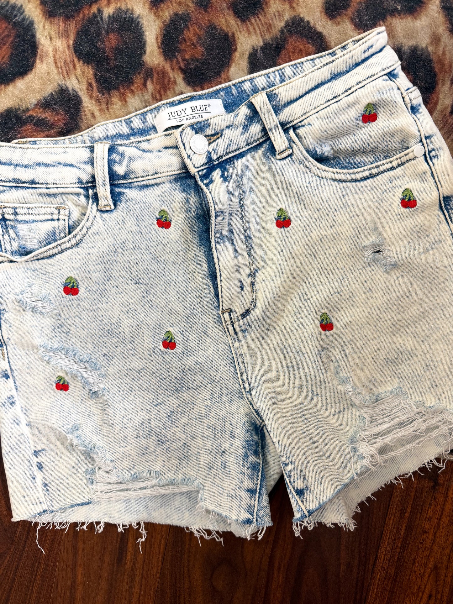 Cherry Shorts : Judy Blue : L : NEW