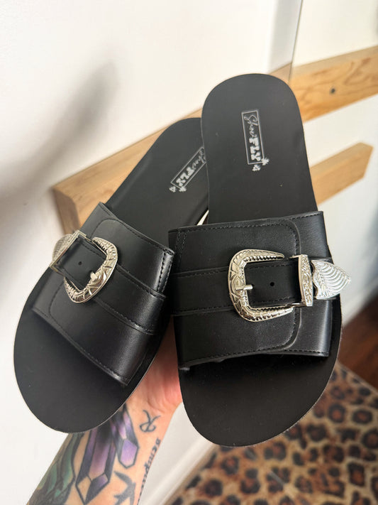Buckle Sandals : 8