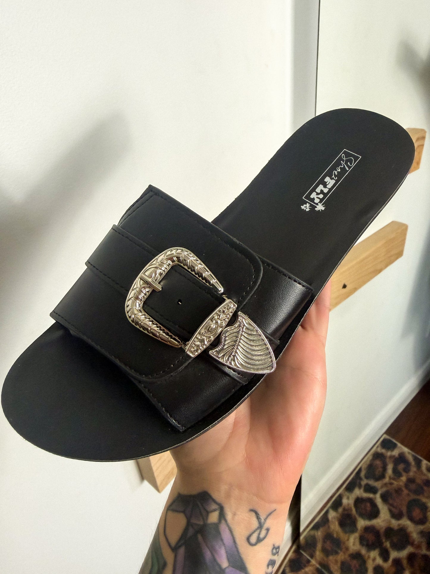 Buckle Sandals : 8