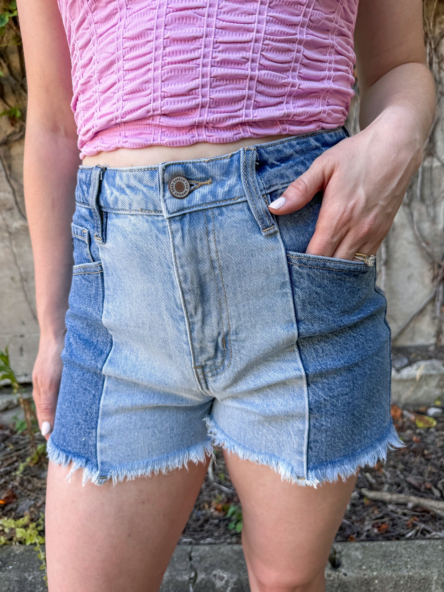 Cut Seam Shorts : Kancan (23-26 left)