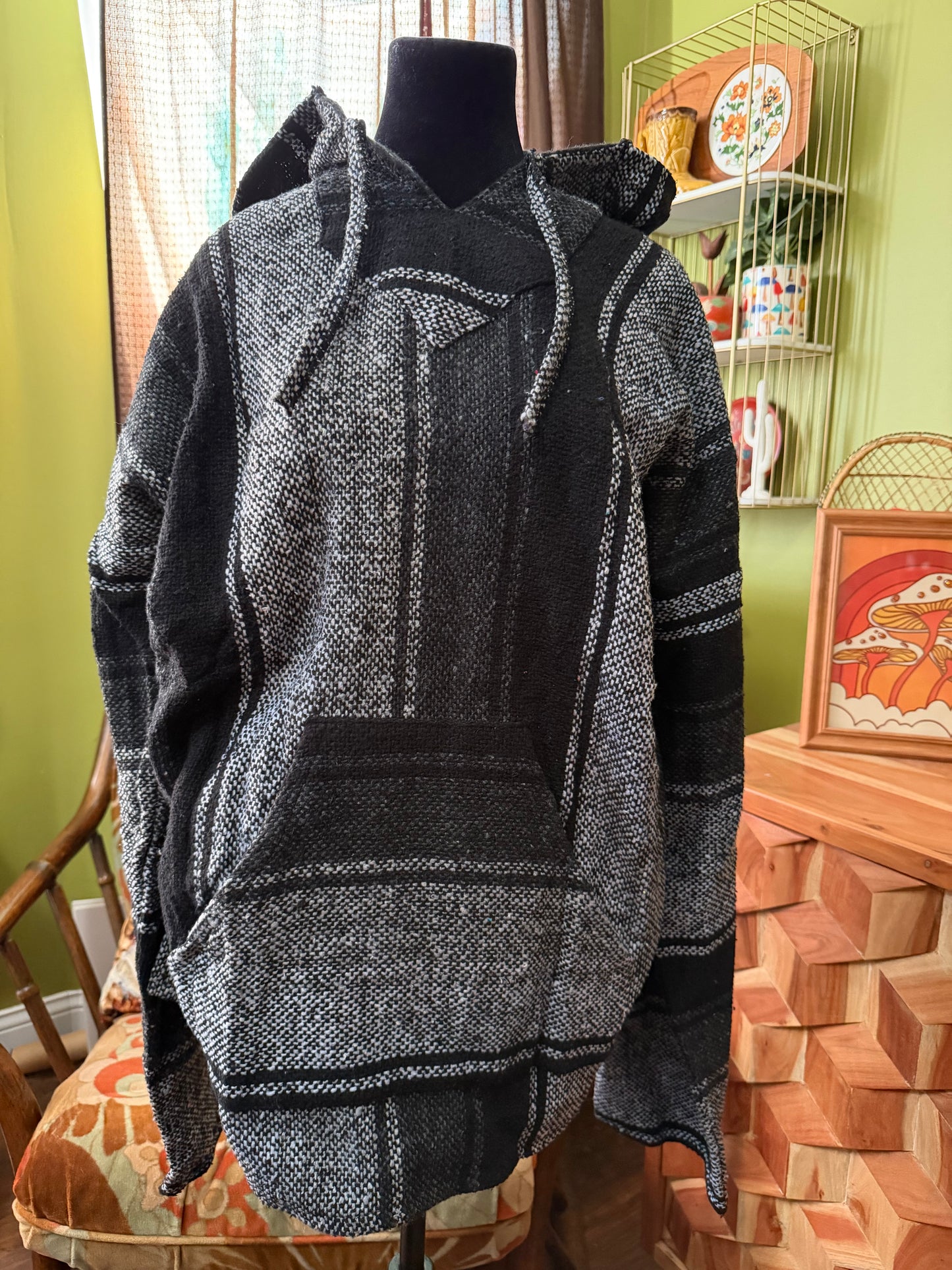 Charcoal Rug Hoodie : XL/2X