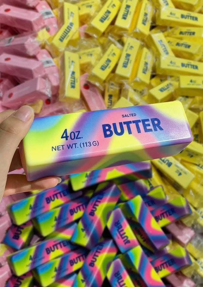 Butter Squishy : 2 Color Options