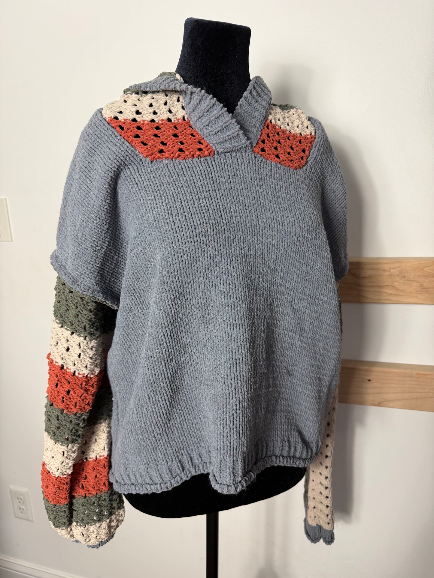 Mello Crochet Sleeve Hoodie : L