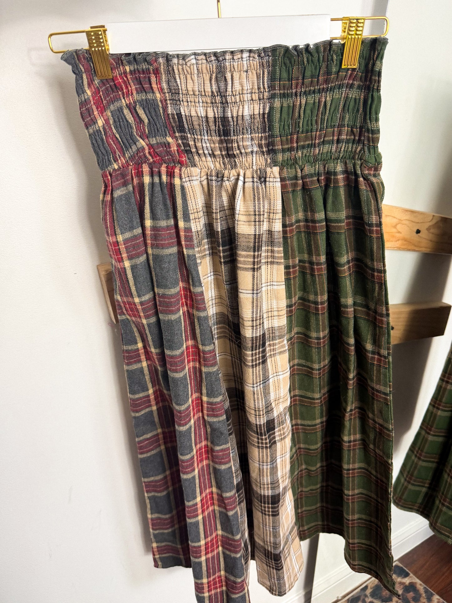 Plaid Skirt : NEW W TAG : S