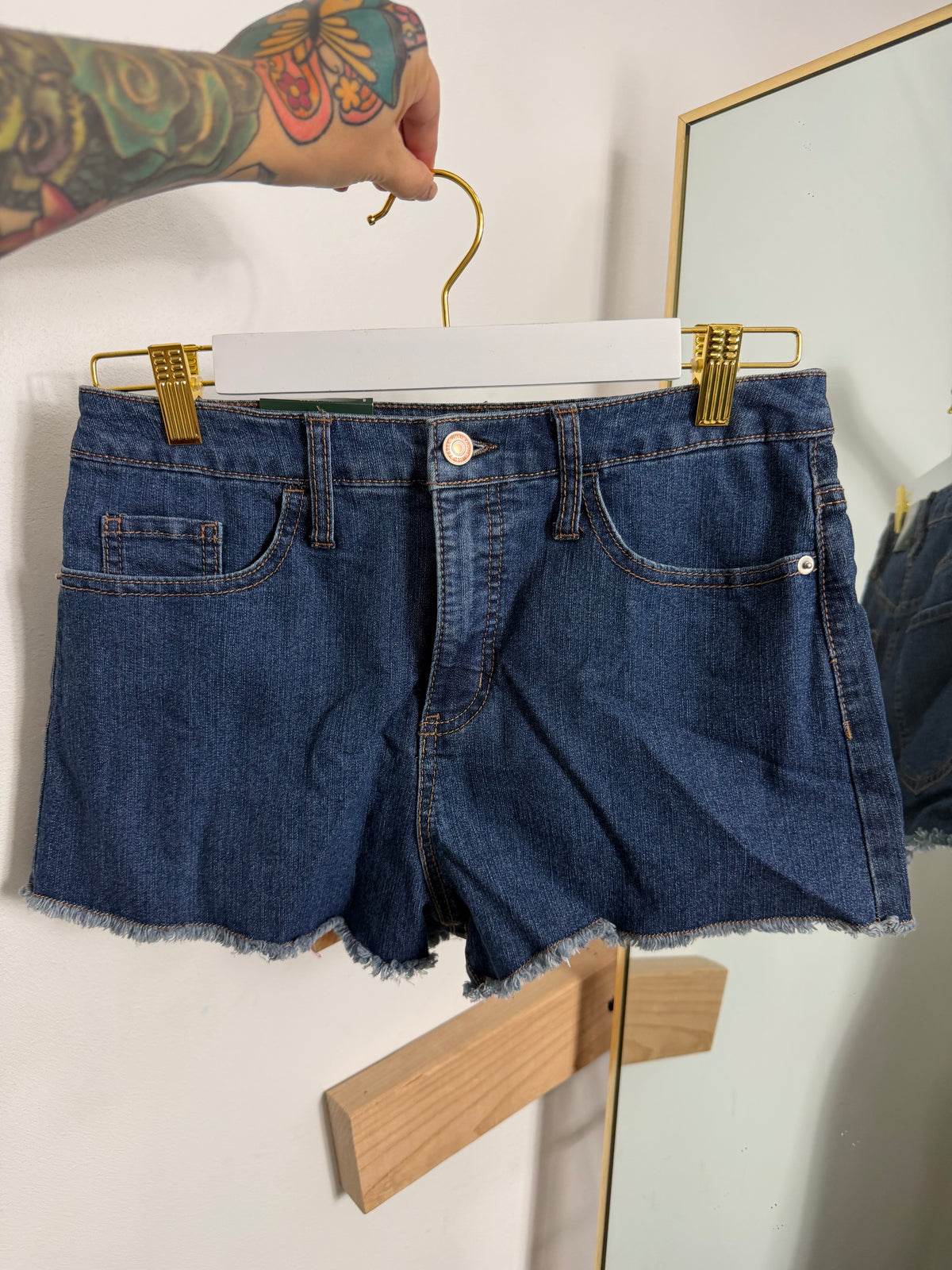 High Rise Shorts : NEW W TAG : SZ 8