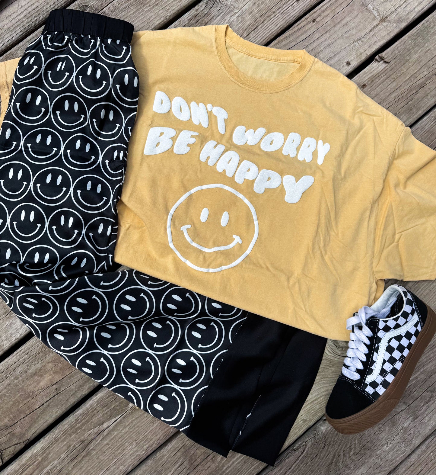Don’t Worry Be Happy Tee : Oversized (2X left)