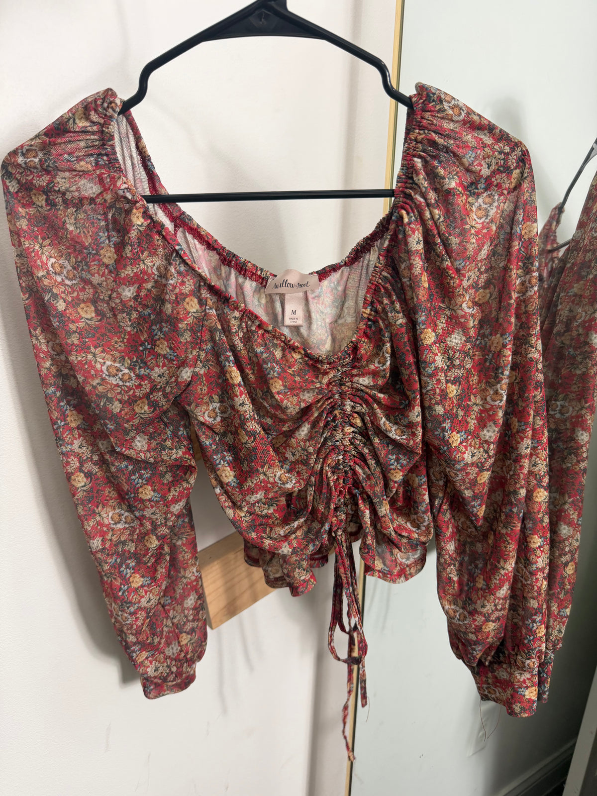 Willow & Root Cinched Top : M