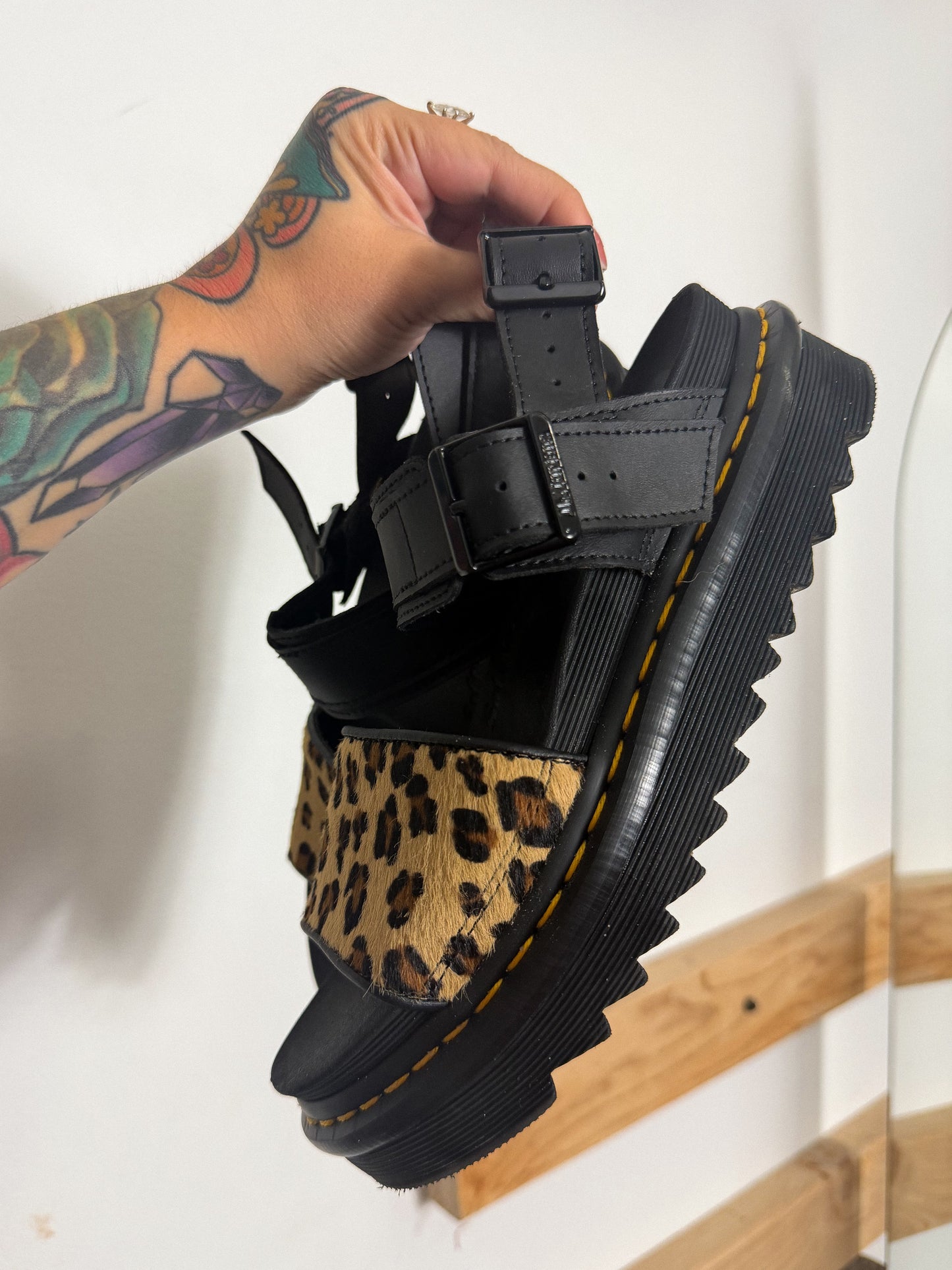 Limited Edition Leopard D Martens : 7 (fit 7 or 7.5)