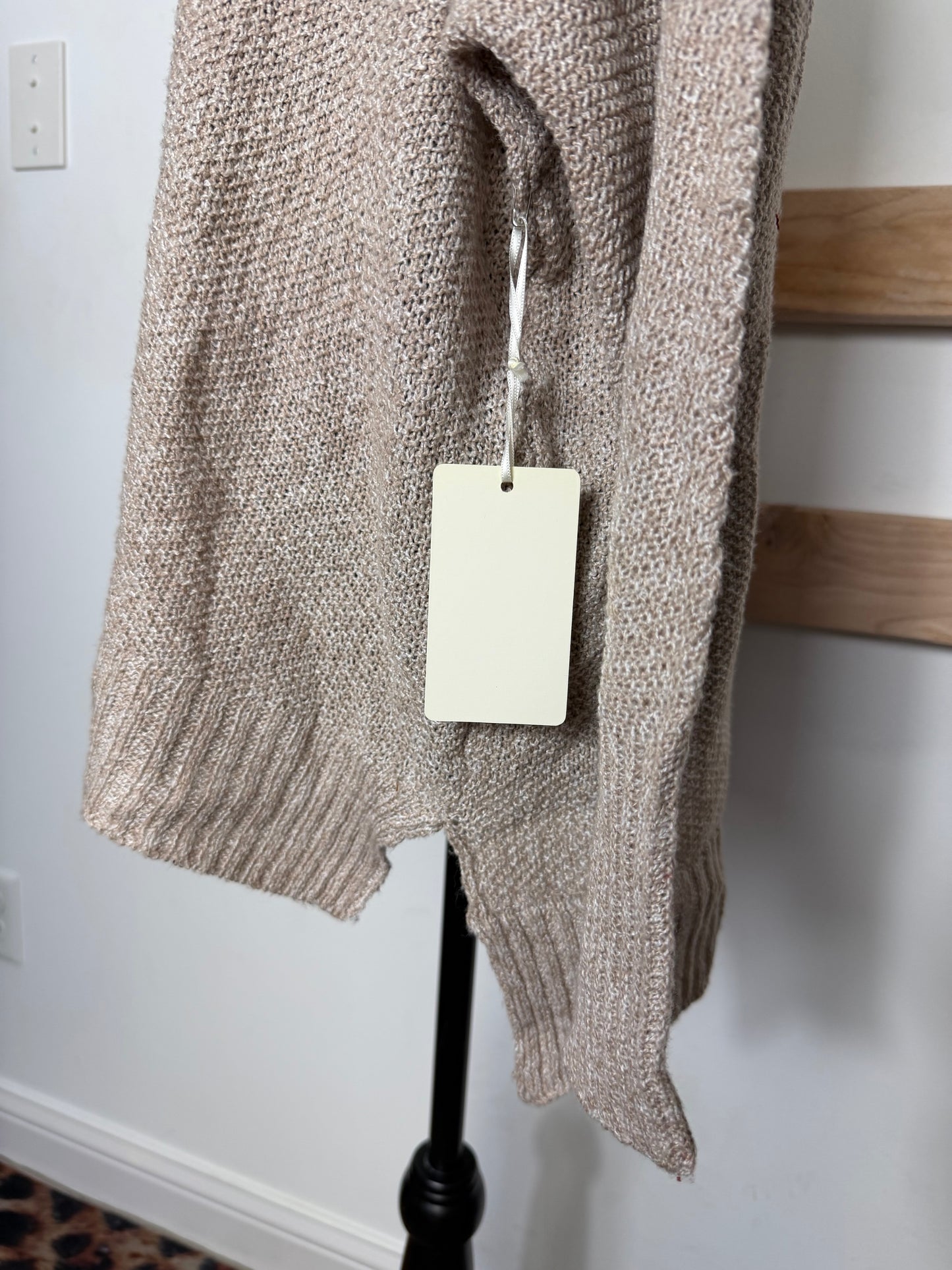 Oatmeal V Top : M : NEW